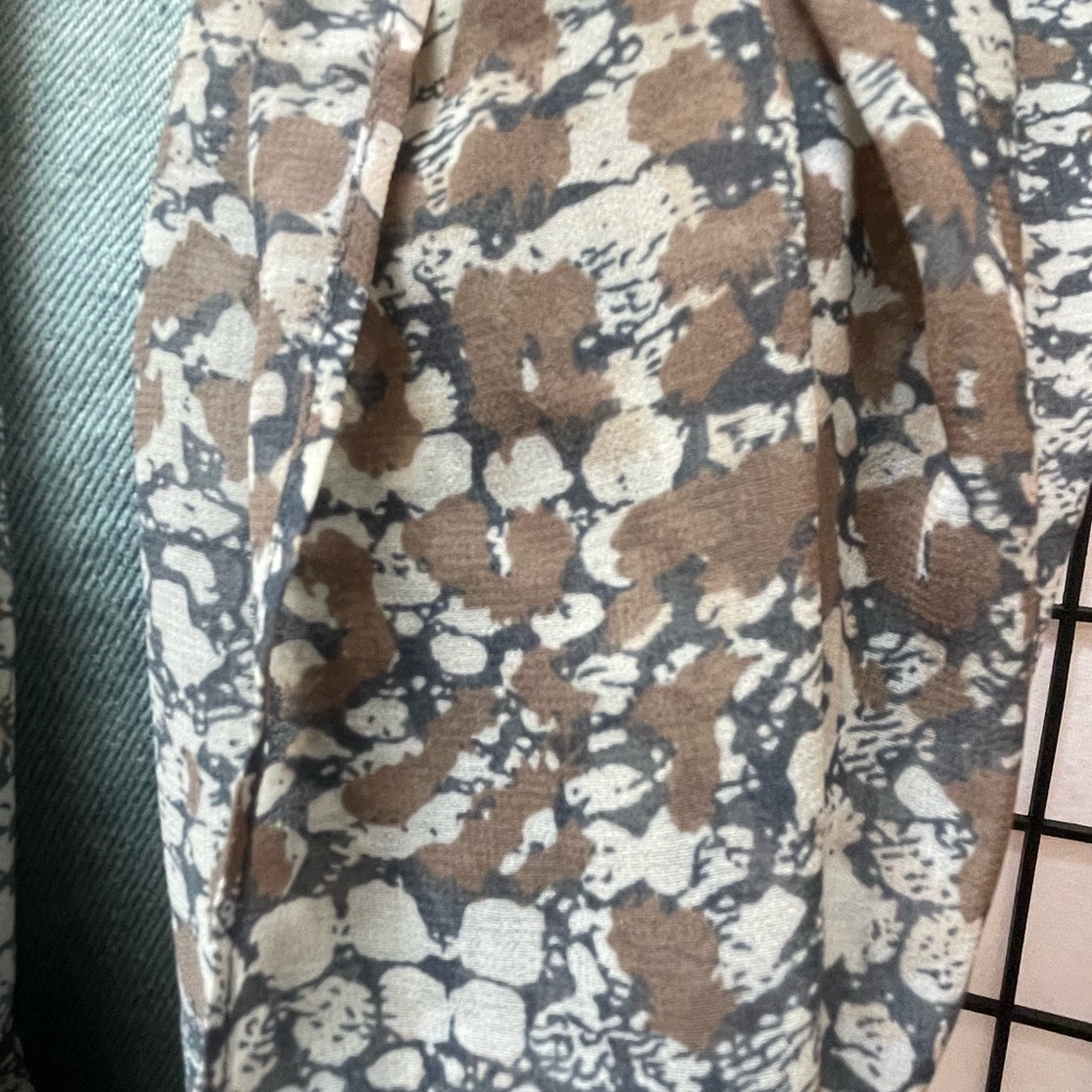 Silk scarf in beautiful neutral tones Very soft & can be worn many ways like new